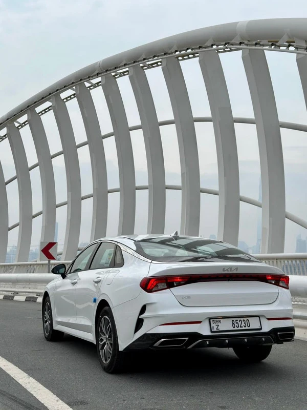  Weiß KIA K5 Photo 2