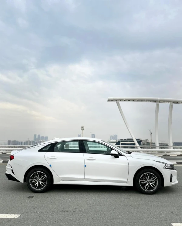  Weiß KIA K5 Photo 3