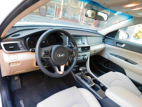  White KIA Optima Photo 2