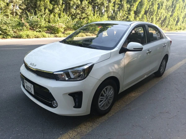  White KIA Pegas Photo 4