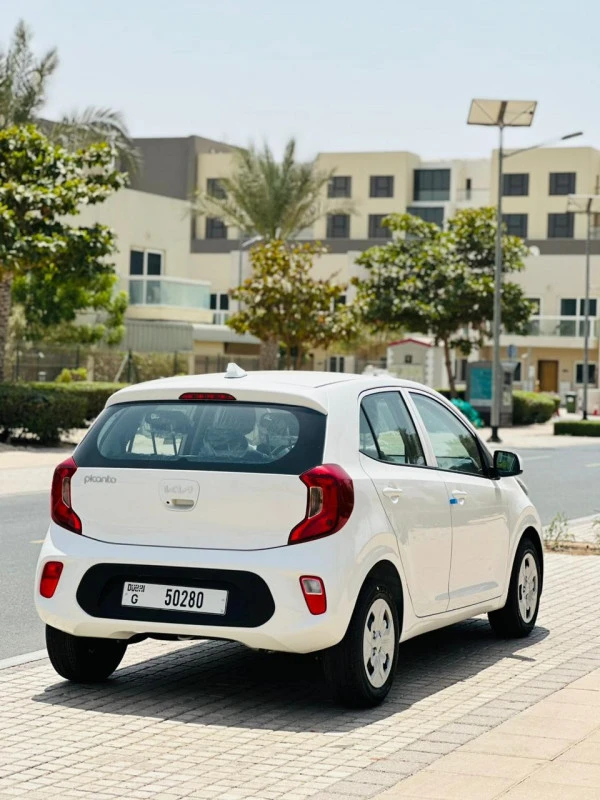 White KIA Picanto 2023 Photo 2