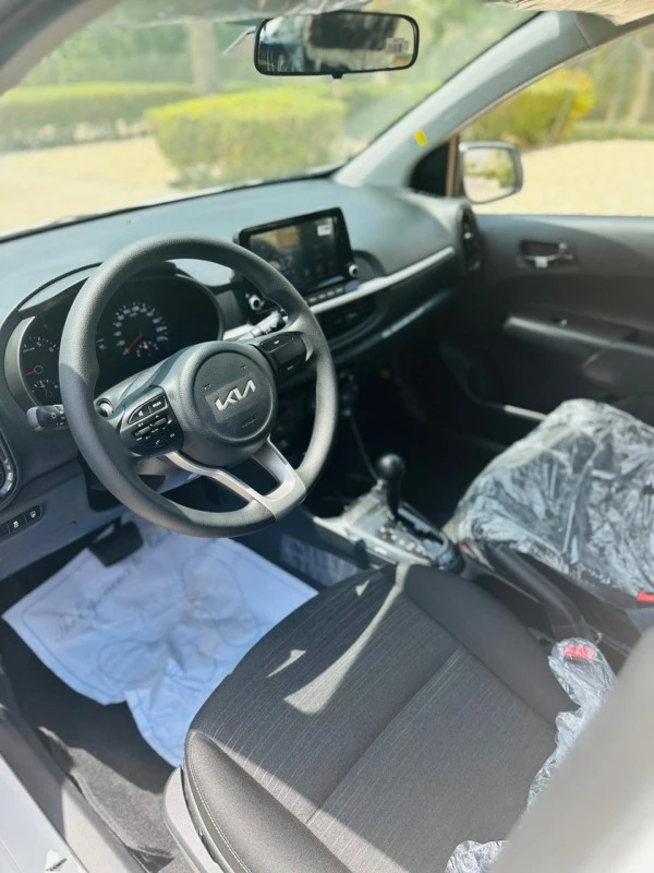  White KIA Picanto 2023 Photo 6