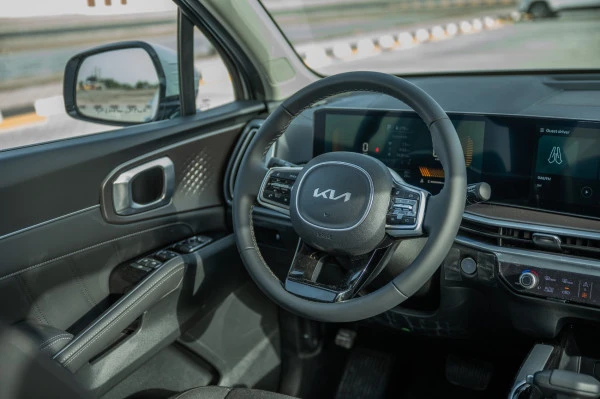  White KIA Sorento Photo 4