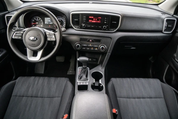  White KIA Sportage Photo 3