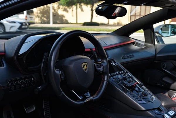  White Lamborghini Aventador S Roadster Photo 4