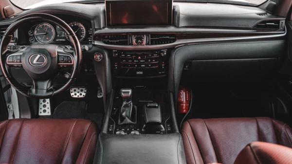  Bianca Lexus LX 570 Photo 3