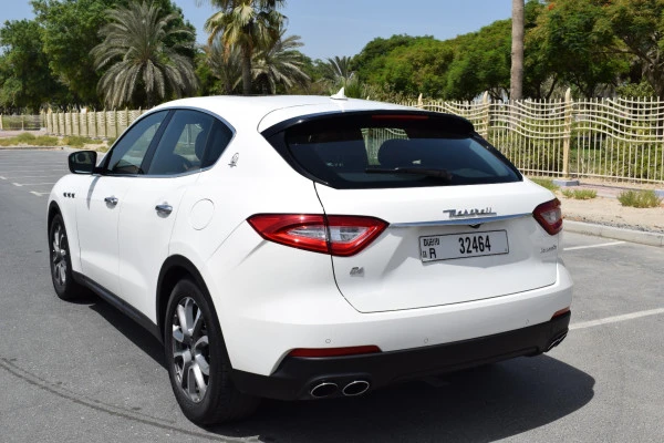  White Maserati Levante Photo 3
