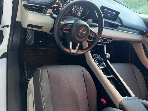  Белый Mazda 6 Photo 2