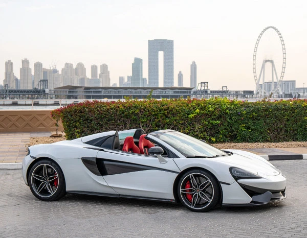  White McLaren 570S Spyder (Convertible) Photo 3
