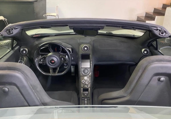  White McLaren 650S Spider Photo 2