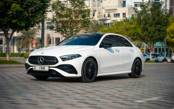  أبيض مرسيدس A200 Photo 2