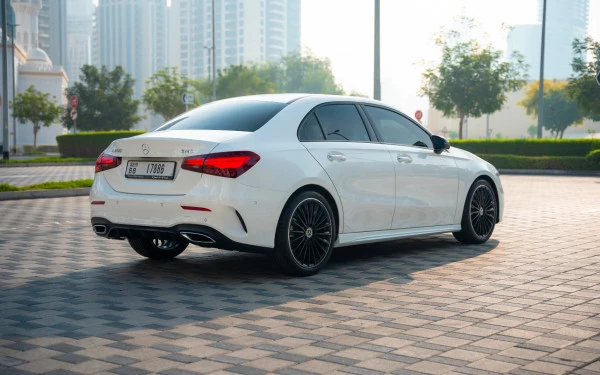  أبيض مرسيدس A200 Photo 4