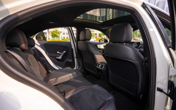  أبيض مرسيدس A200 Photo 9