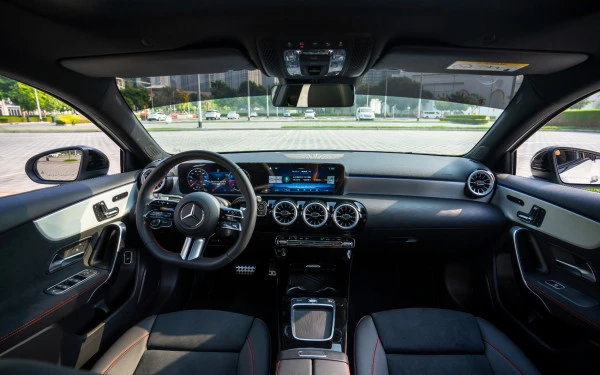  أبيض مرسيدس A200 Photo 12