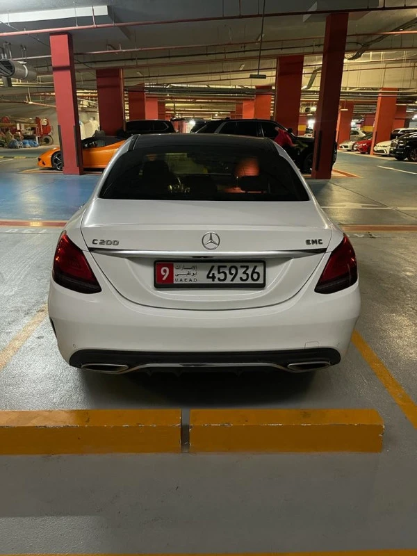  White Mercedes C200 Class Photo 2
