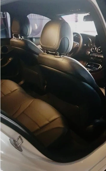  White Mercedes C300 Photo 2