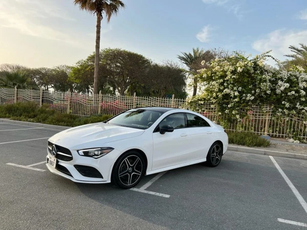  White Mercedes CLA 250 Photo 2