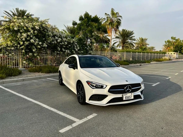  White Mercedes CLA 250 Photo 3
