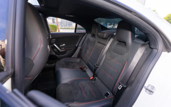  White Mercedes CLA 250 Photo 7