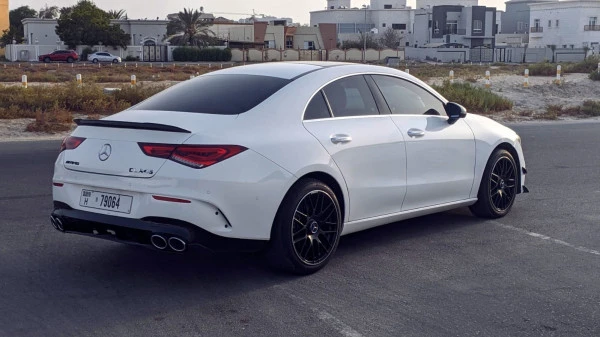  Bianca Mercedes CLA Photo 3