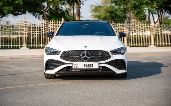 Blanc Mercedes CLA200 Photo 3