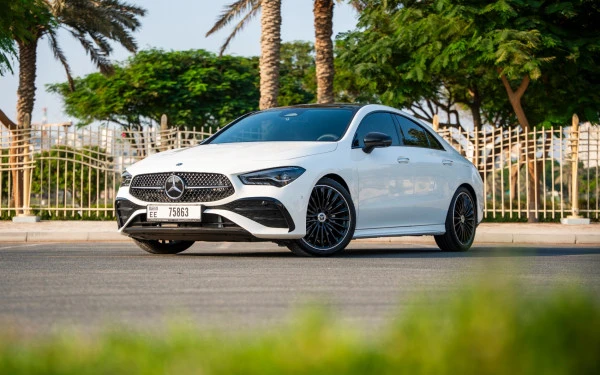  Blanc Mercedes CLA200 Photo 5