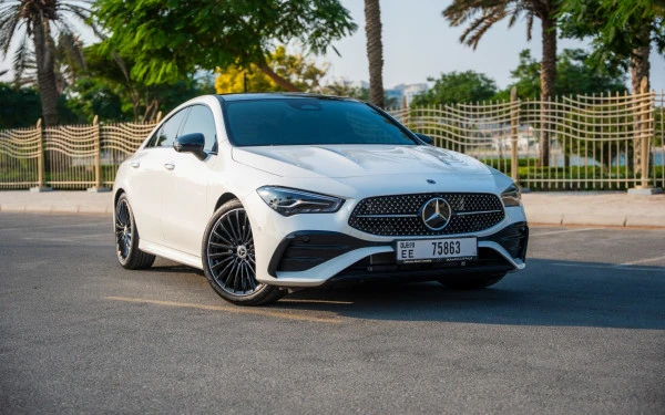  Blanc Mercedes CLA200 Photo 6