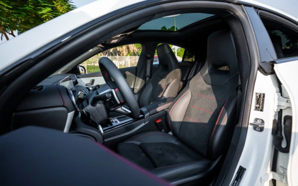  Blanc Mercedes CLA200 Photo 18