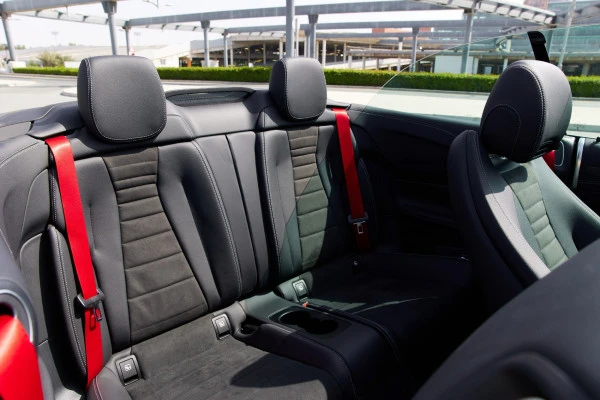  White Mercedes E200 Cabrio Photo 7