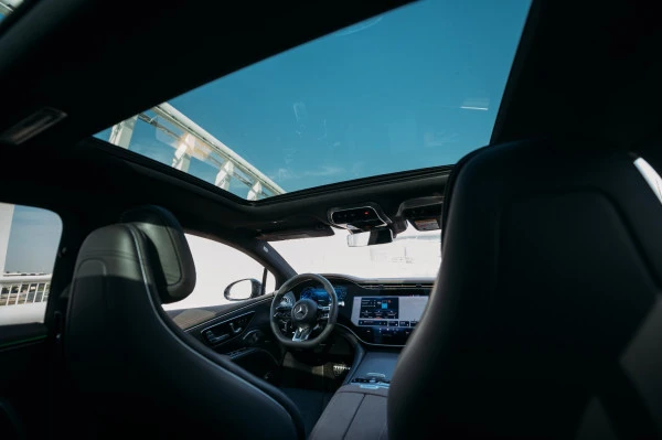  White Mercedes EQS 53 AMG Photo 4