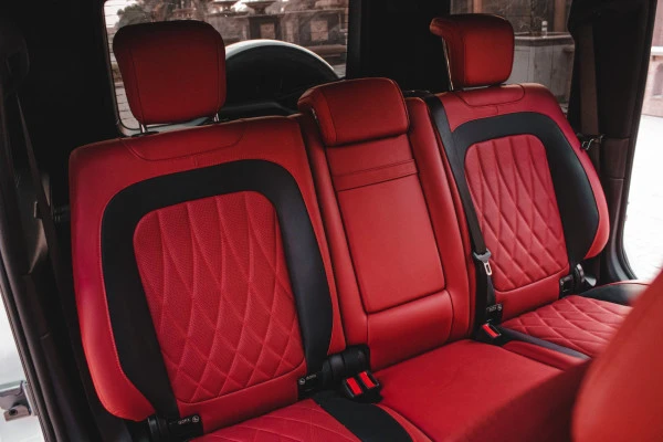  White Mercedes G63 AMG Photo 7