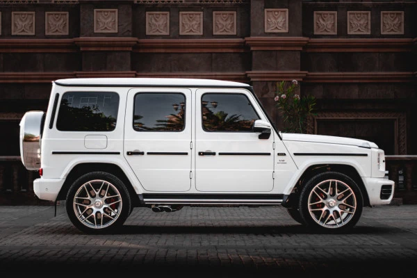  White Mercedes G63 AMG Photo 2