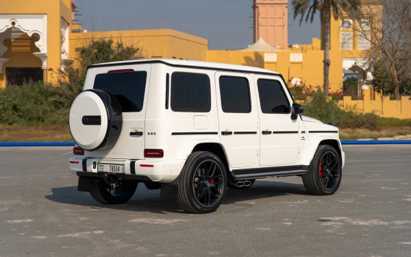  White Mercedes G63 AMG Photo 4