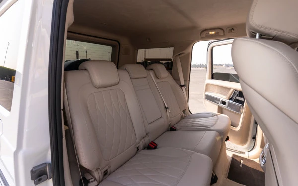  White Mercedes G63 AMG Photo 7
