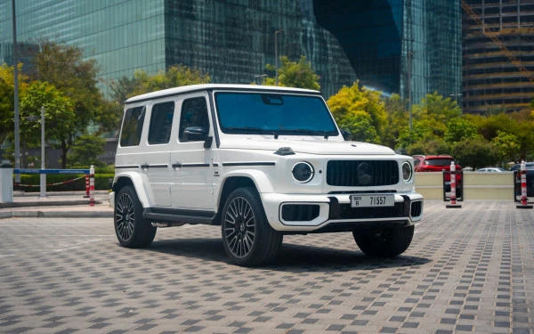 White Mercedes G63 AMG Photo 2