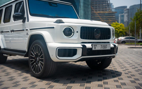  White Mercedes G63 AMG Photo 7