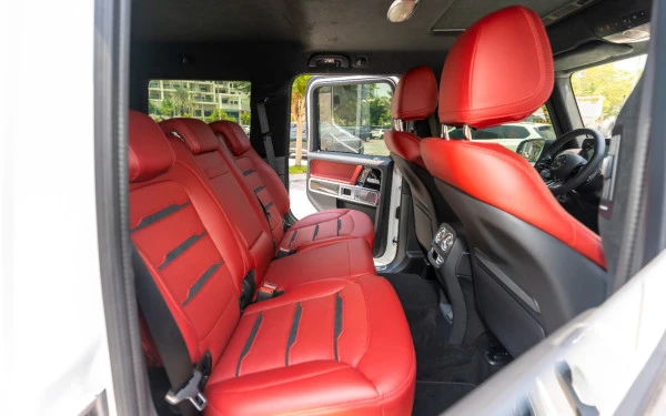  White Mercedes G63 AMG Photo 11