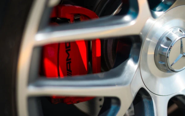  White Mercedes G63 AMG Photo 3