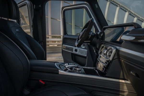  White Mercedes G63 AMG Photo 4