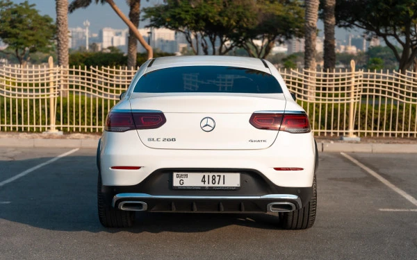  Weiß Mercedes GLC 200 Coupe Photo 3