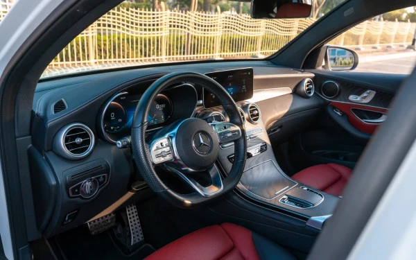  Weiß Mercedes GLC 200 Coupe Photo 6