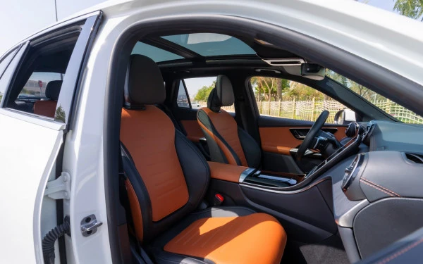  أبيض مرسيدس GLC 200 SUV Photo 8