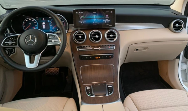  White Mercedes GLC Photo 2