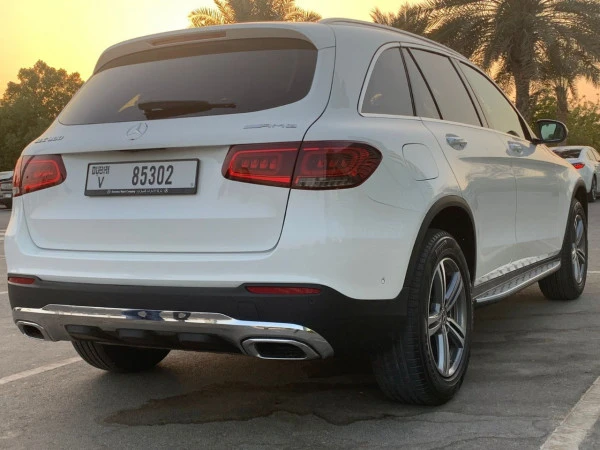 White Mercedes GLC Photo 5