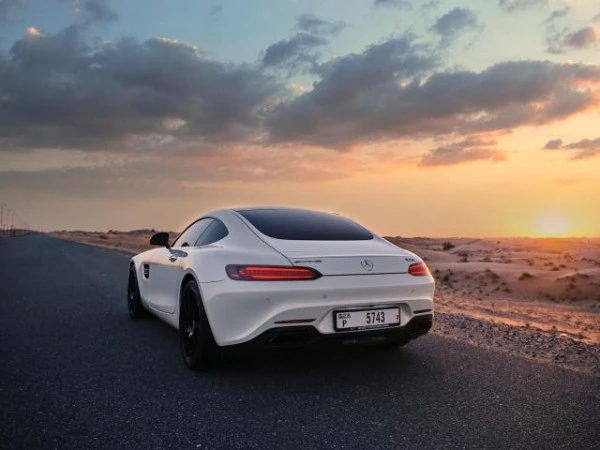  White Mercedes GTS Photo 4