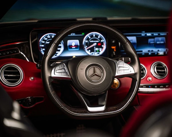  White Mercedes S63 Photo 2