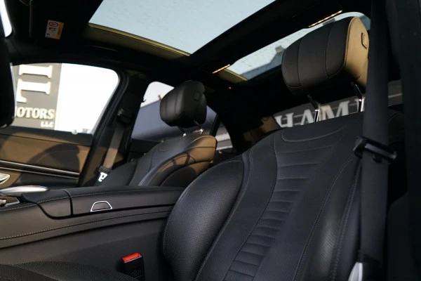  White Mercedes S Class Photo 7