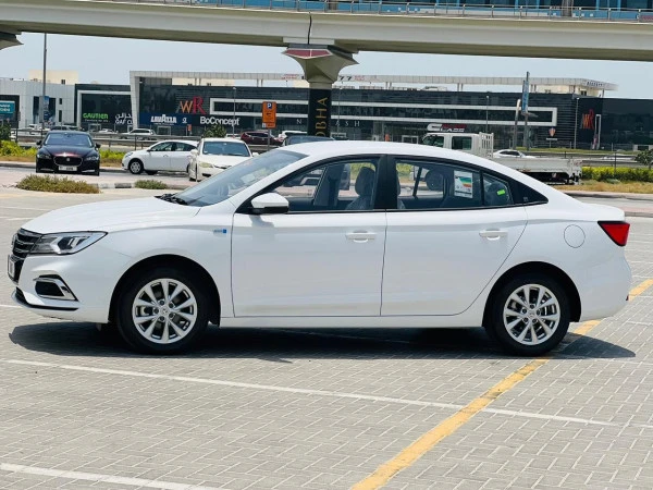  White MG5 2022 Photo 2