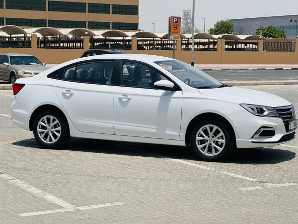  White MG5 2022 Photo 5