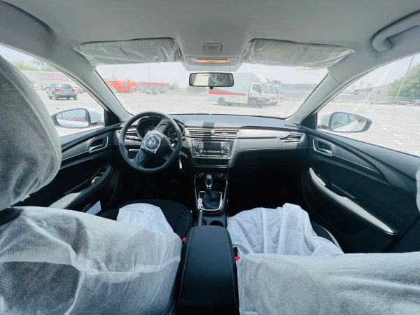  White MG5 2022 Photo 6